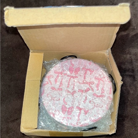 Round Pink Bow Pattern Coaster Set - Picture 3 of 3